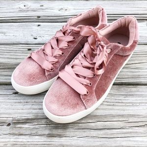 Big Buddha Velvet Ribbon Sneakers